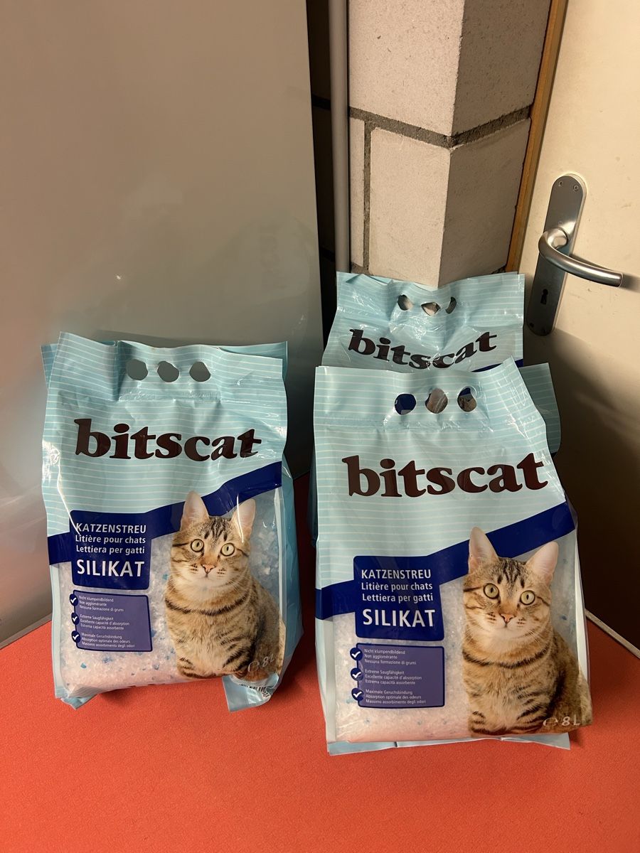 WC: Bitscat Katzenstreu Silikat 3 x 8L neu  – Usato da Lanzenhäusern venduto da vic63