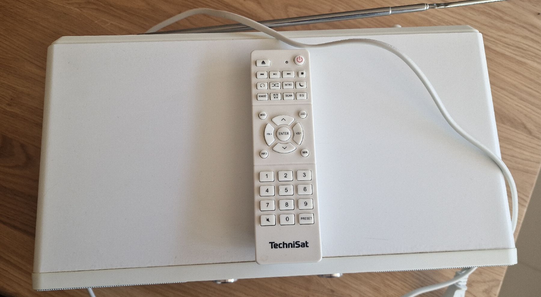 Technisat Radios: DAB Radio weiss mit CD Fach – D'occasion à Ziefen par Ringwraith 1