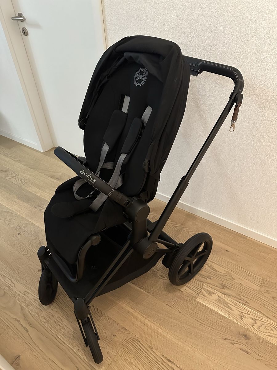 Cybex Carrozzine: Poussette cybex Platinium e-Priam black Matt – Nuovo (secondo la descrizione) da Pampigny venduto da gab_8v6c 1
