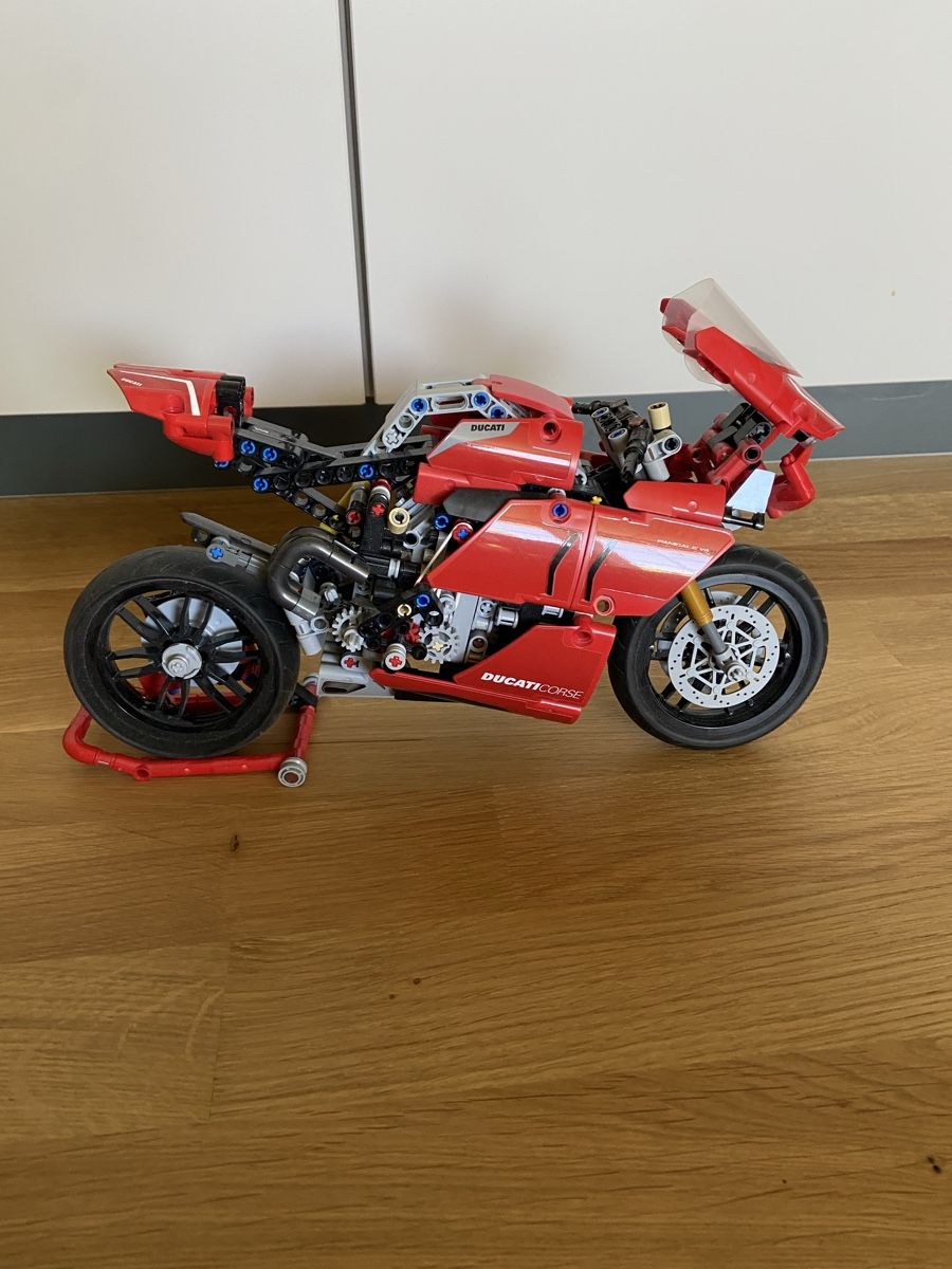 Ducati Kit di modellismo & Modellini statici: LEGO Technik Ducati, Top Zustand – Usato da Teufen AR venduto da Lavandula55 3