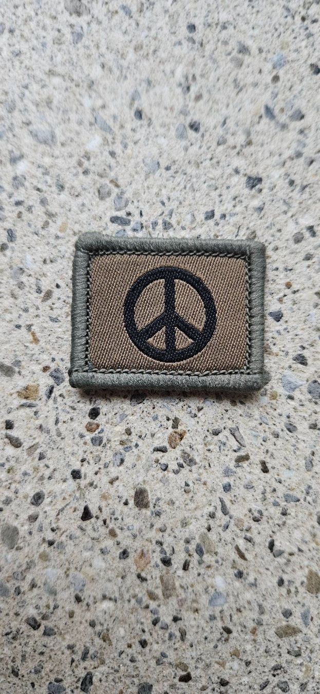 Schweizer Armee Plaketten & Abzeichen: *** Funktionsabzeichen Peace mit klett *** – Neu und originalverpackt aus Riedholz von fr_sIruP
