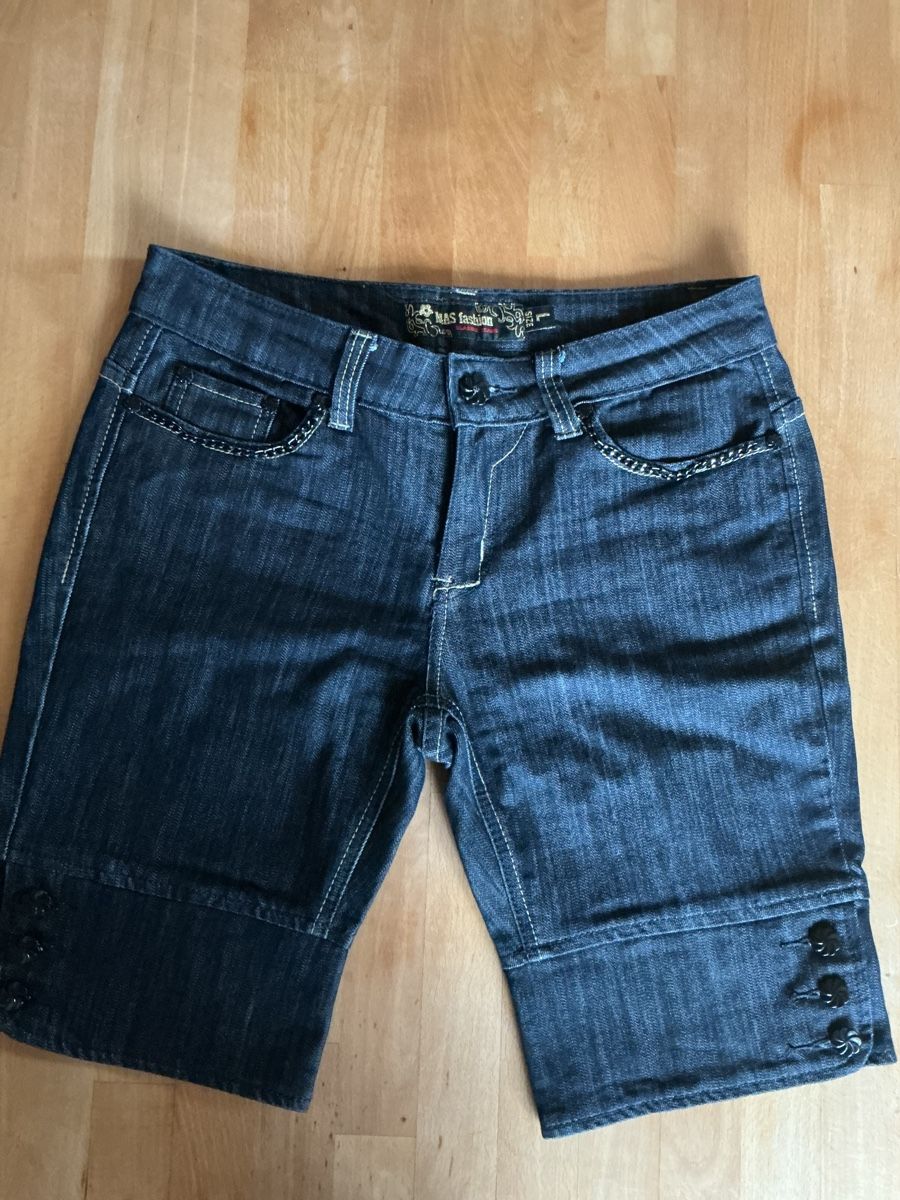 Jeans: Coole Jeans Shorts/Bermudas, Grösse L – Usato da Belp venduto da embudu20