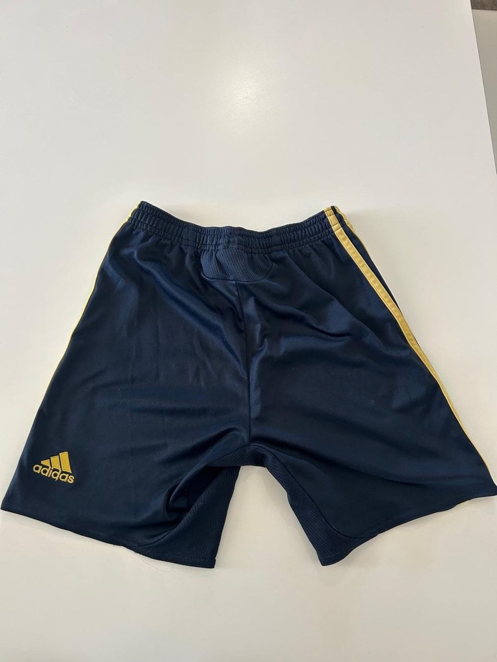 Adidas Pantaloni: Short de sport Adidas – Nuovo (secondo la descrizione) da Chambésy venduto da mcl_7jtf 1