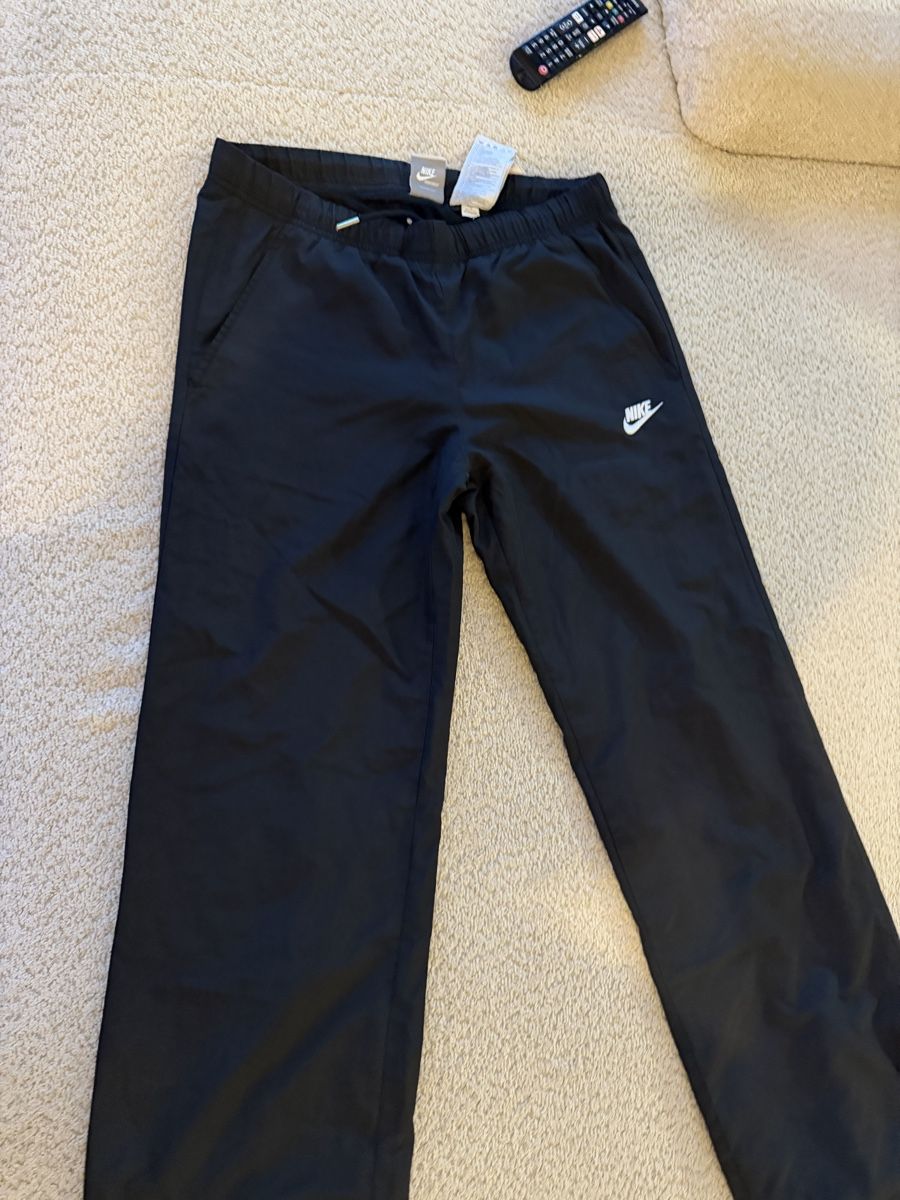 Nike Pantaloni: Survêtement Nike  – Nuovo (secondo la descrizione) da Versoix venduto da wen_75xm 1