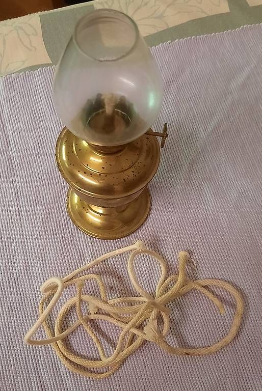 Lampade: Antike Petrollampe – Usato da Giswil venduto da aethra 1