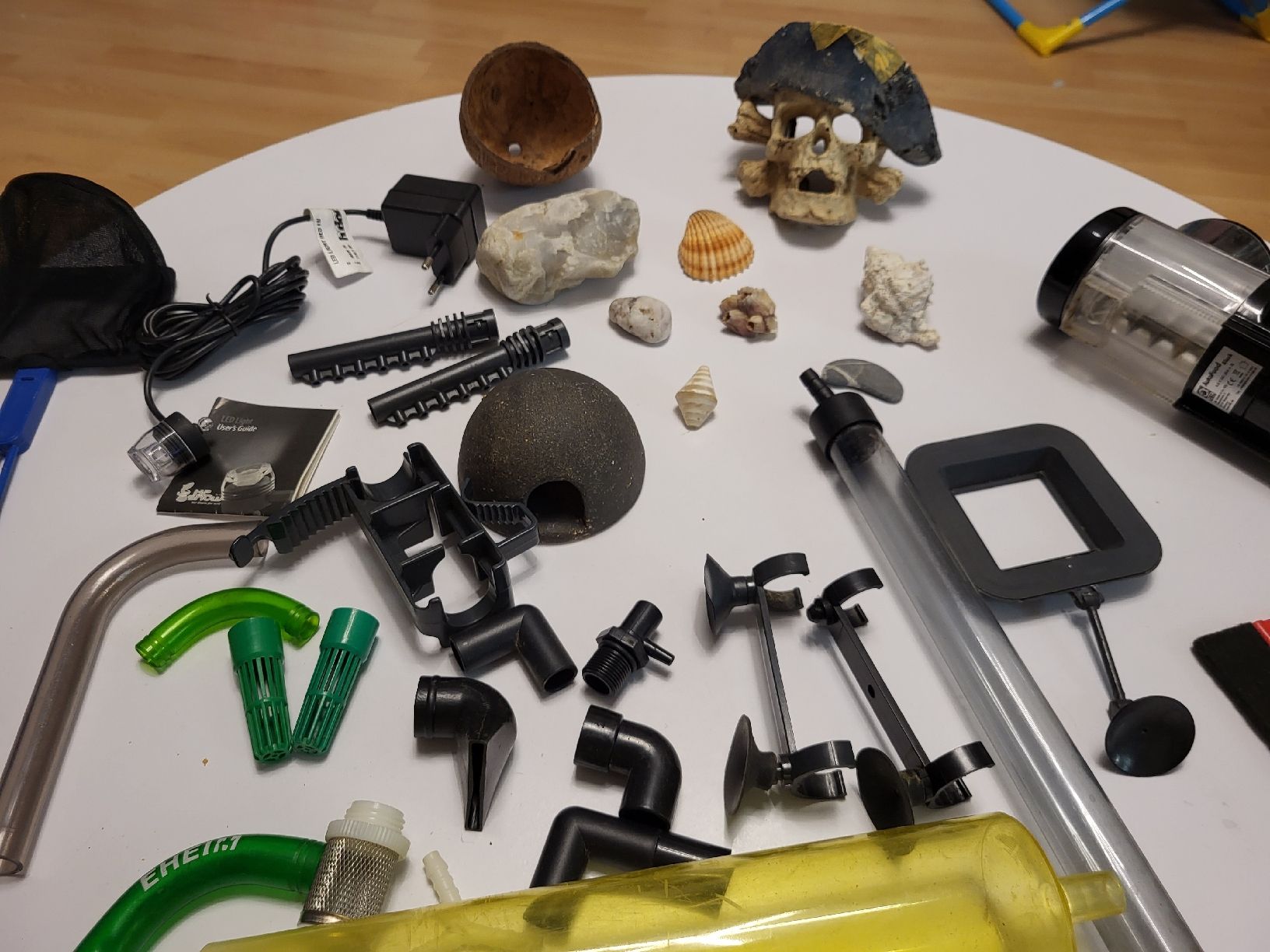 Acquari: Articoli Vari per Acquario – Usato da Gerlafingen venduto da carale256 1