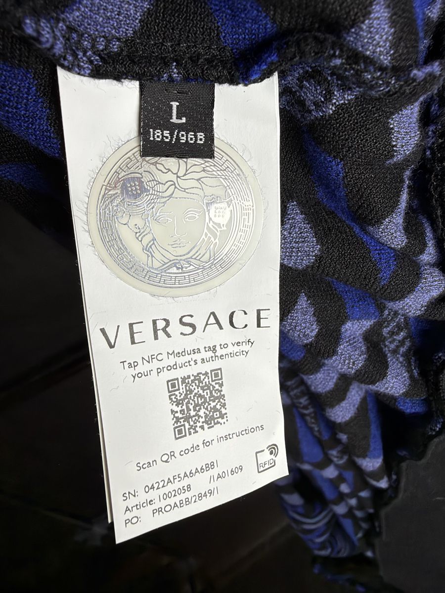 Versace Lotti di vestiti: Versace La Greca Print Chenille Jogging Set Gr. L – Usato da Haag (Rheintal) venduto da BNMC.store 4