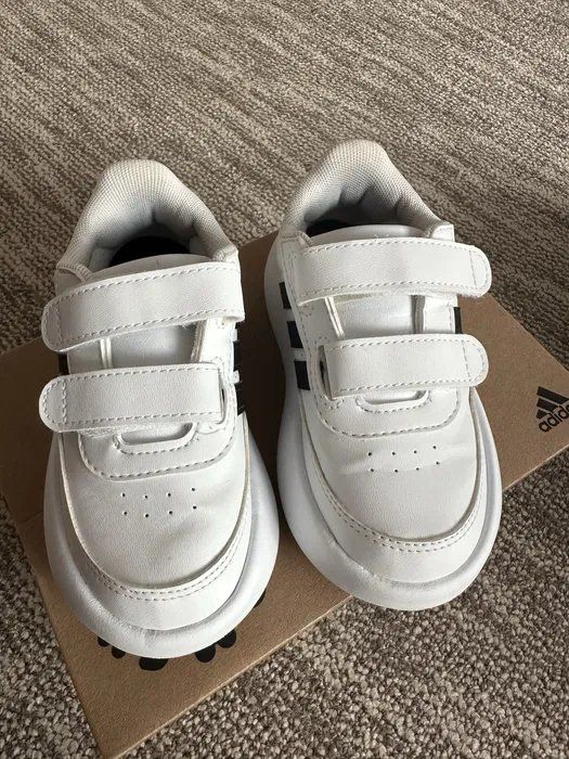 Adidas Schuhe für Jungen: adidas Kindersneaker gr 26 – Gebraucht aus Flums von Inna77 1