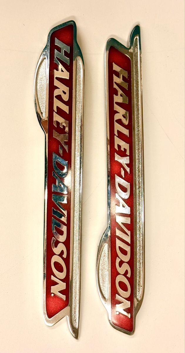 Harley-Davidson Placchette & Badge: Original Harley Davidson Tank Embleme | Plaketten – Usato da Uster venduto da Figarosmeow 1