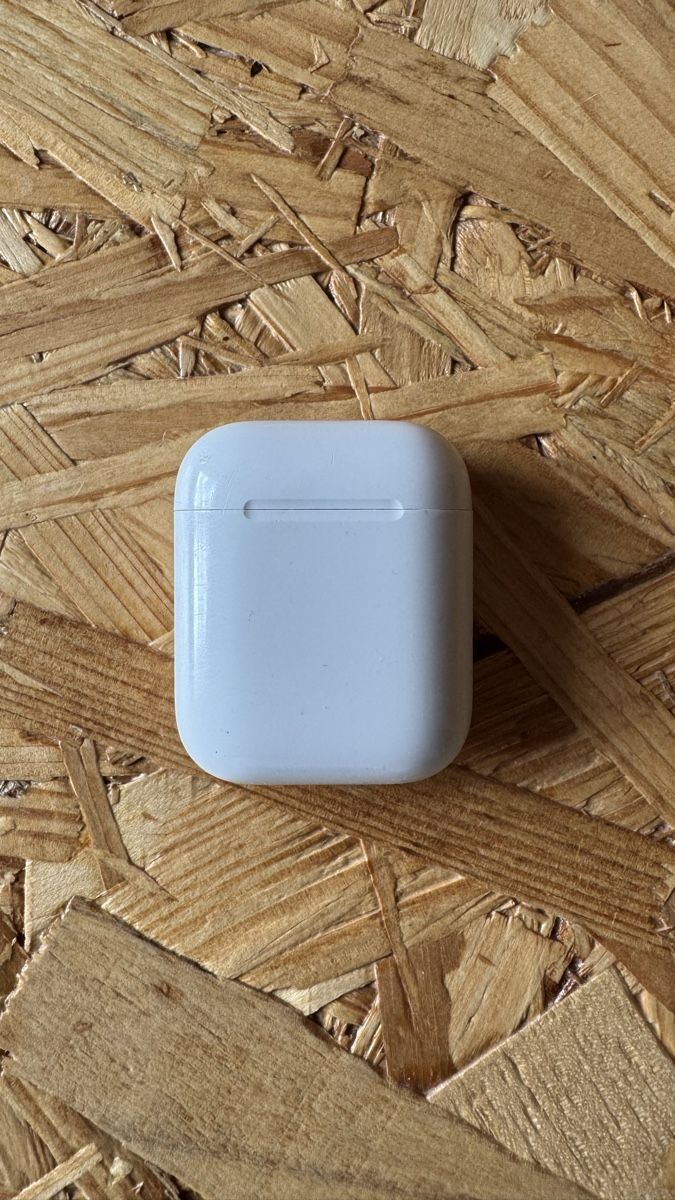 Apple Kopfhörer: AirPods 2ème génération – Defekt aus Les Bois von Ethanniry