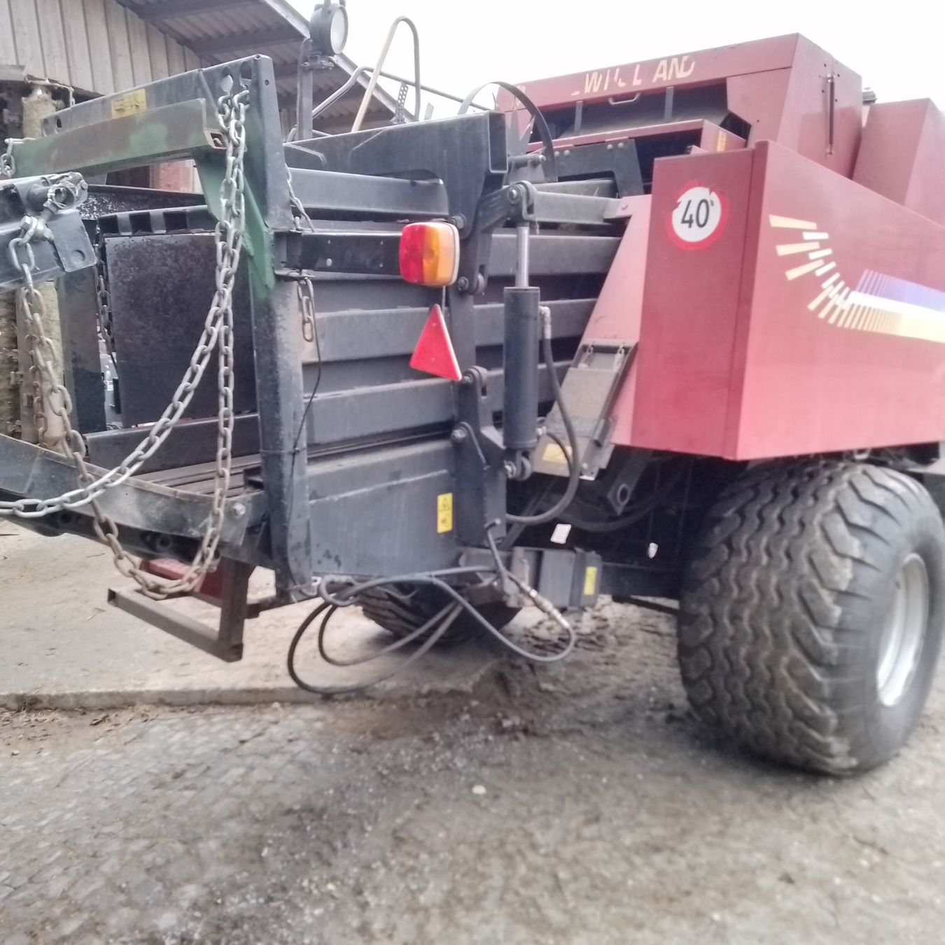 New Holland Tutte le macchine: Quaderballenpresse – Usato da Ueberstorf venduto da rabbit16 3