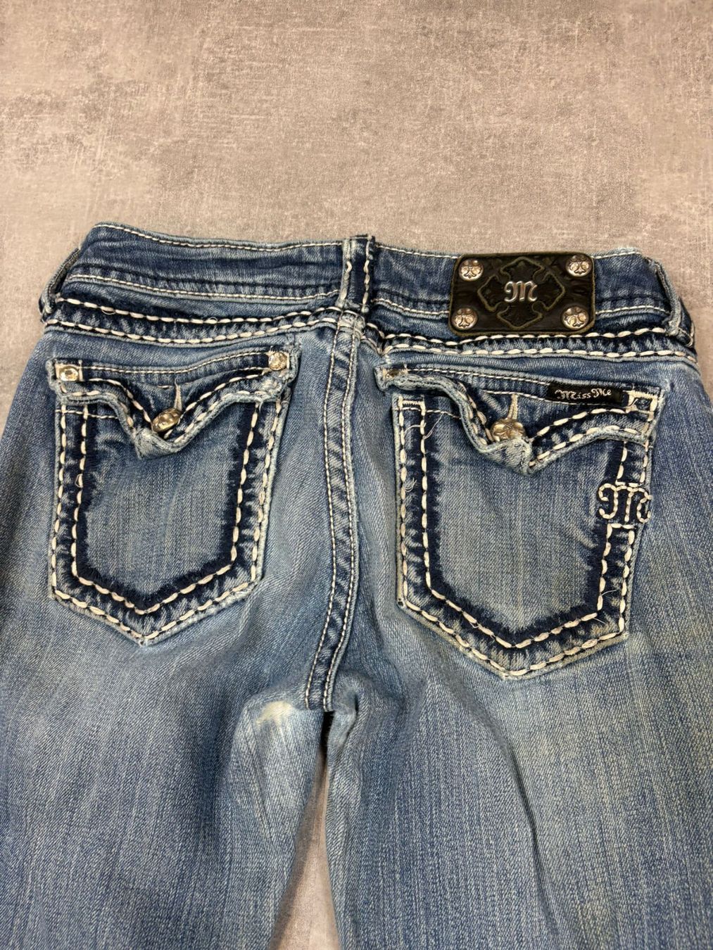 Jeans: Miss Me Bootcut Jeans - Grösse M/28 – Gebraucht aus Werdenberg von hase.vintage