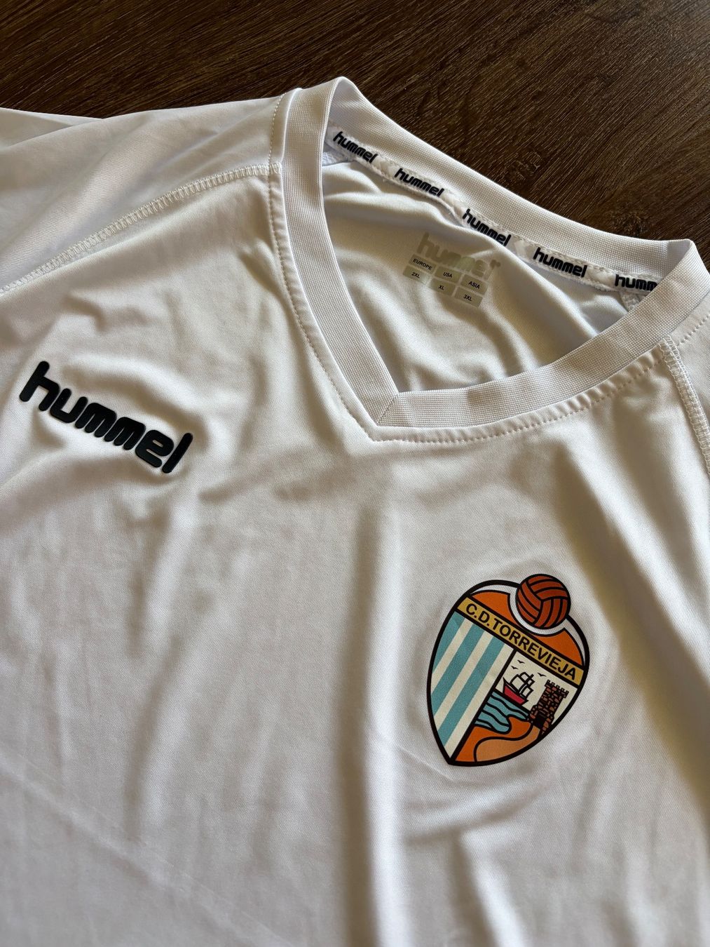 Hummel Canottiere & Pantaloni: CD Torrevieja Trikot Gr. XXL – Usato da Muttenz venduto da bargain_hunter 1