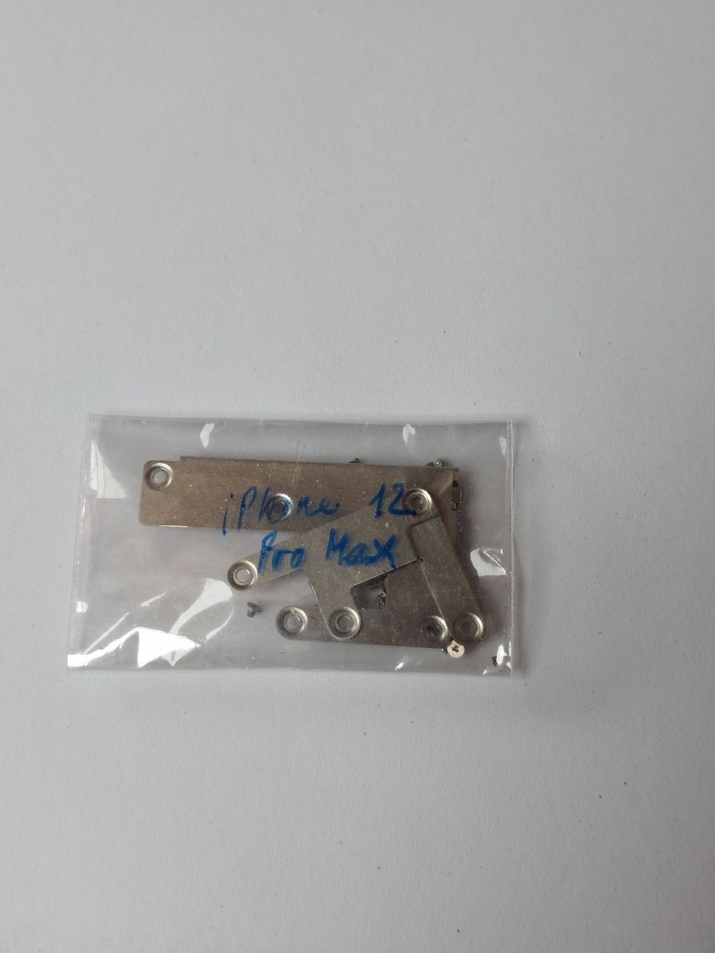 Apple Cover & Protezioni schermo: Schrauben und Platten für iPhone 12 Pro Max – Nuovo e nell'imballaggio originale da Adelboden venduto da rol_4zgi