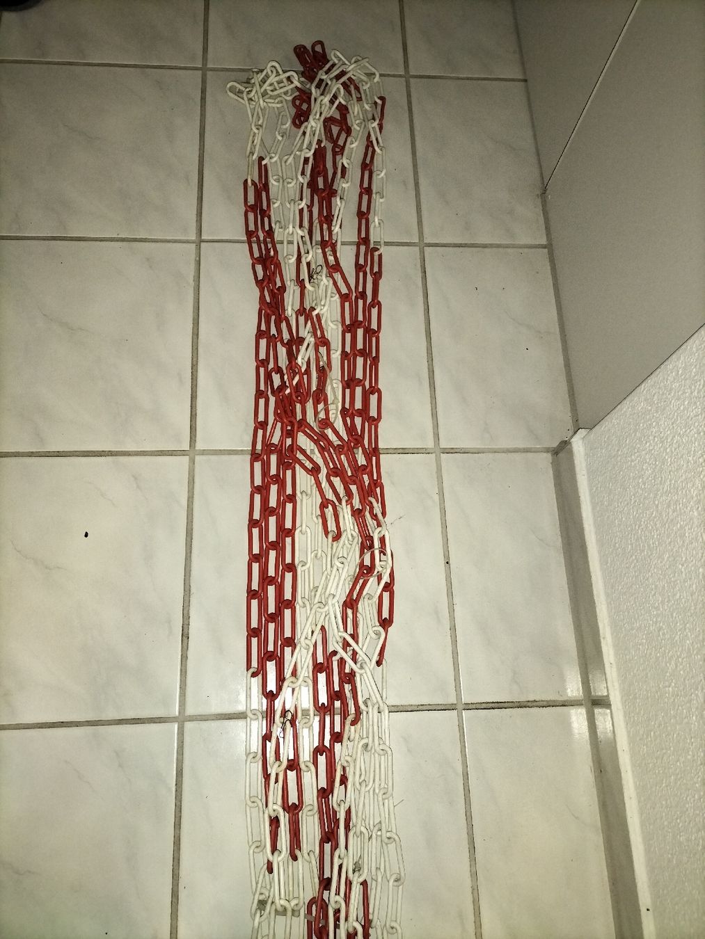 Ketten: Ketten rot-weiss Set gebraucht – Gebraucht aus Emmenbrücke von corinne041