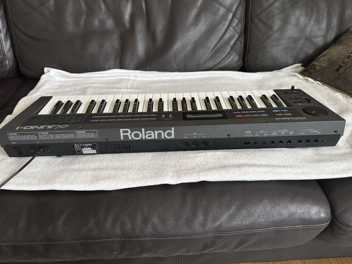 Roland Strumenti musicali: Roland Alpha Juno 1 - Synthesizer – Usato da Zürich venduto da 1cut2 8