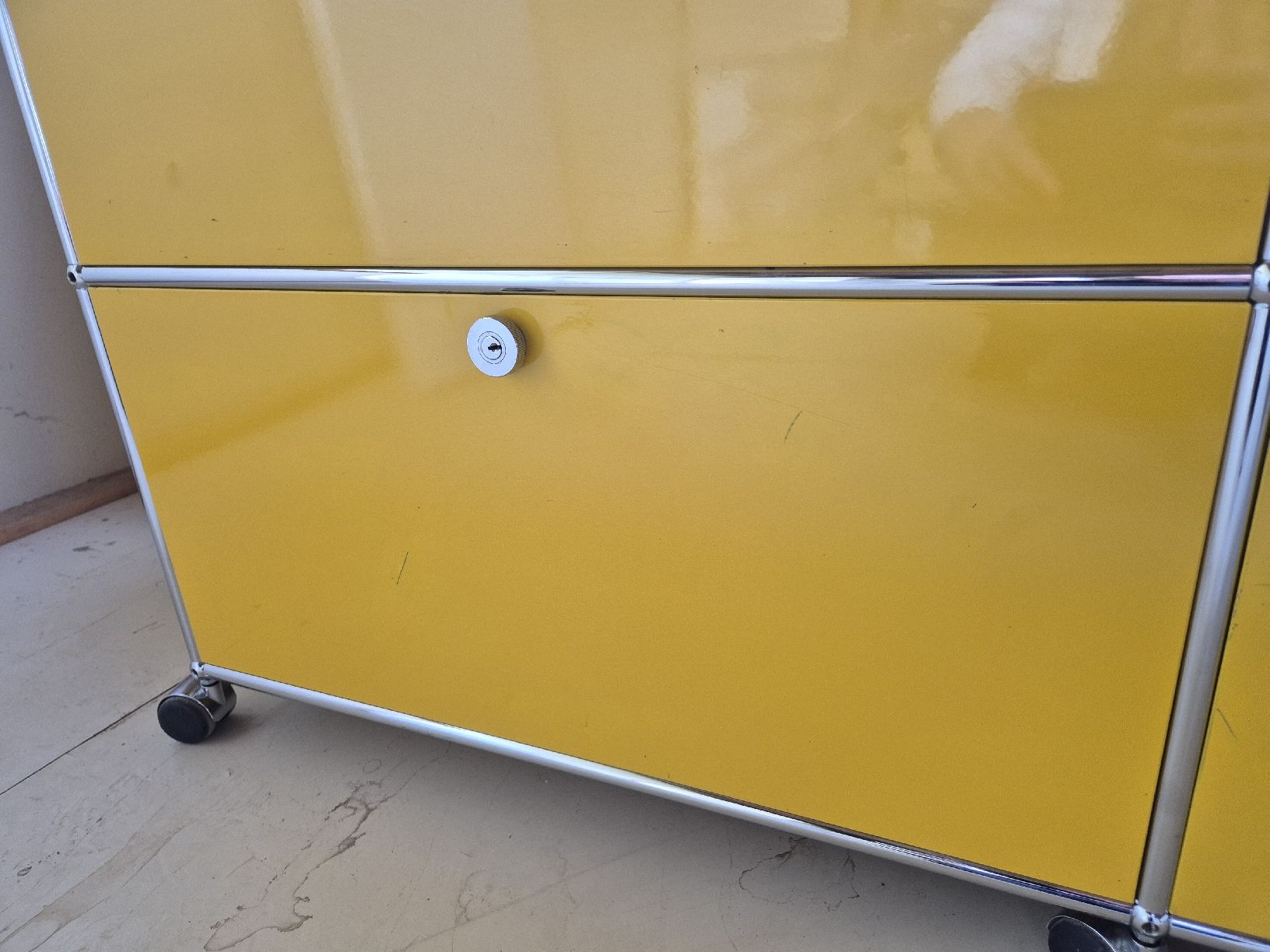Cassettiere: USM HALLER HIGHBOARD VINTAGE GELB – Usato da Urtenen-Schönbühl venduto da swan777 3