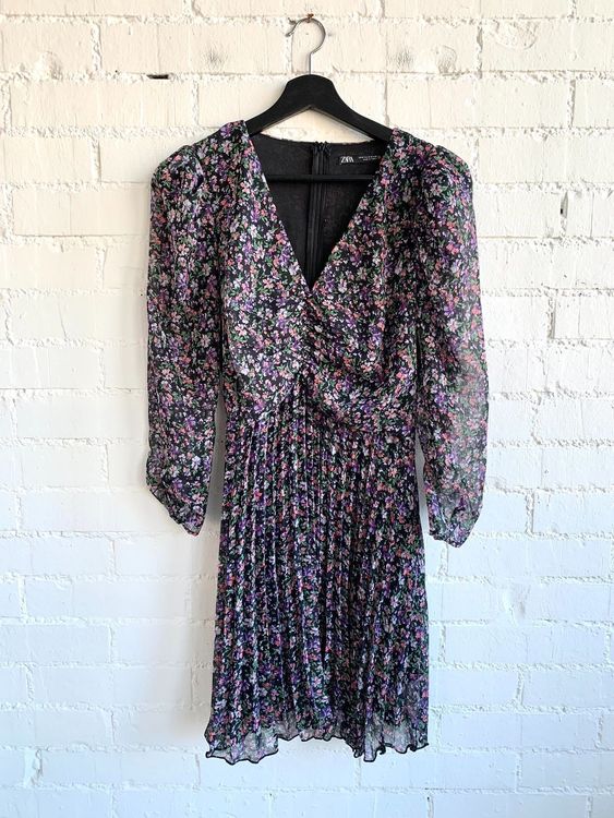 Kleid Mit Blumenmuster Zara