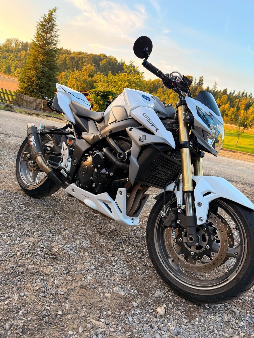 Suzuki Strada: Suzuki Gsr 750A – Usato da Knutwil venduto da Eliasyz 1