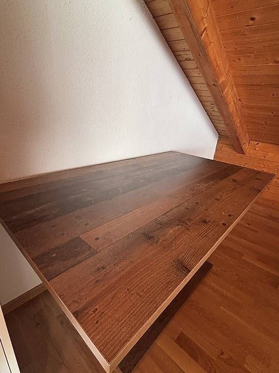 Tavoli: Moderner Tisch in Nussbaumoptik – Usato da Schaffhausen venduto da jor_7dcl 2