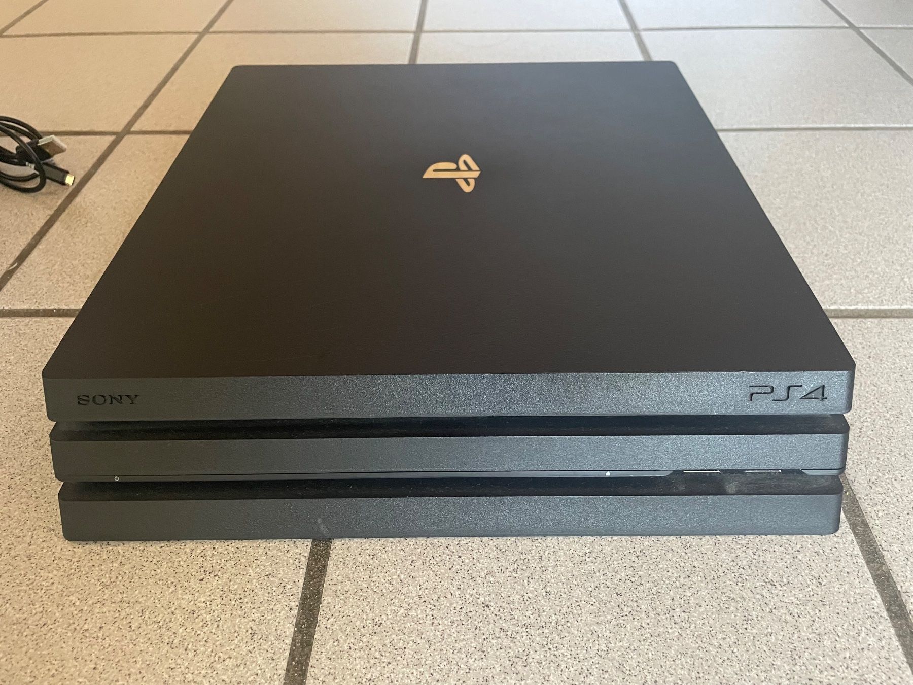 Sony Console: Playstation 4 Pro – Usato da Delémont venduto da LeRistou 1