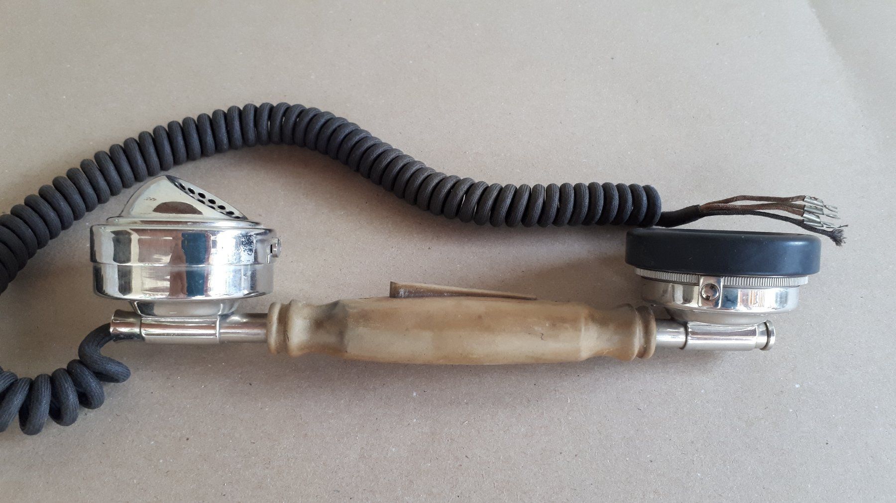 Telefoni: Antiker Telefonhörer Metall Spiralkabel – Usato da Madiswil venduto da 20gls 3