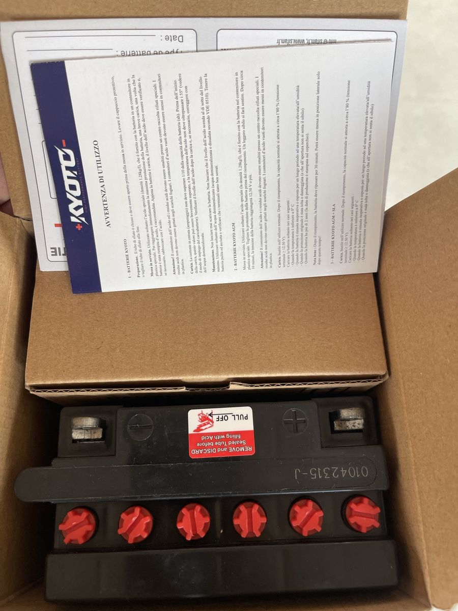 Varta Batteries: 2 Batterien – D'occasion à Bottmingen par ale3829 2