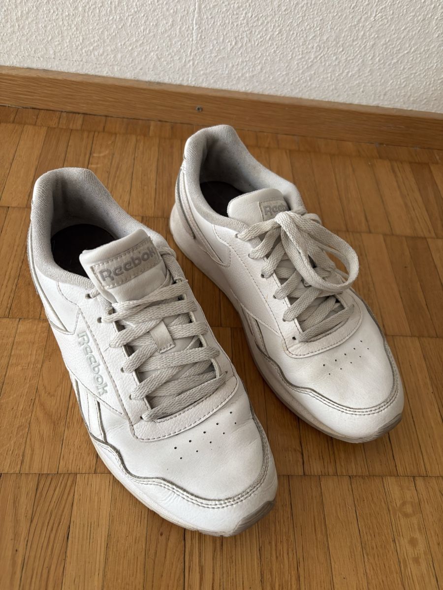 Reebok Scarpe da uomo: Reebok Leder Sneaker Unisex weiss Gr. 39 – Usato da Zürich venduto da enjoyxvintage
