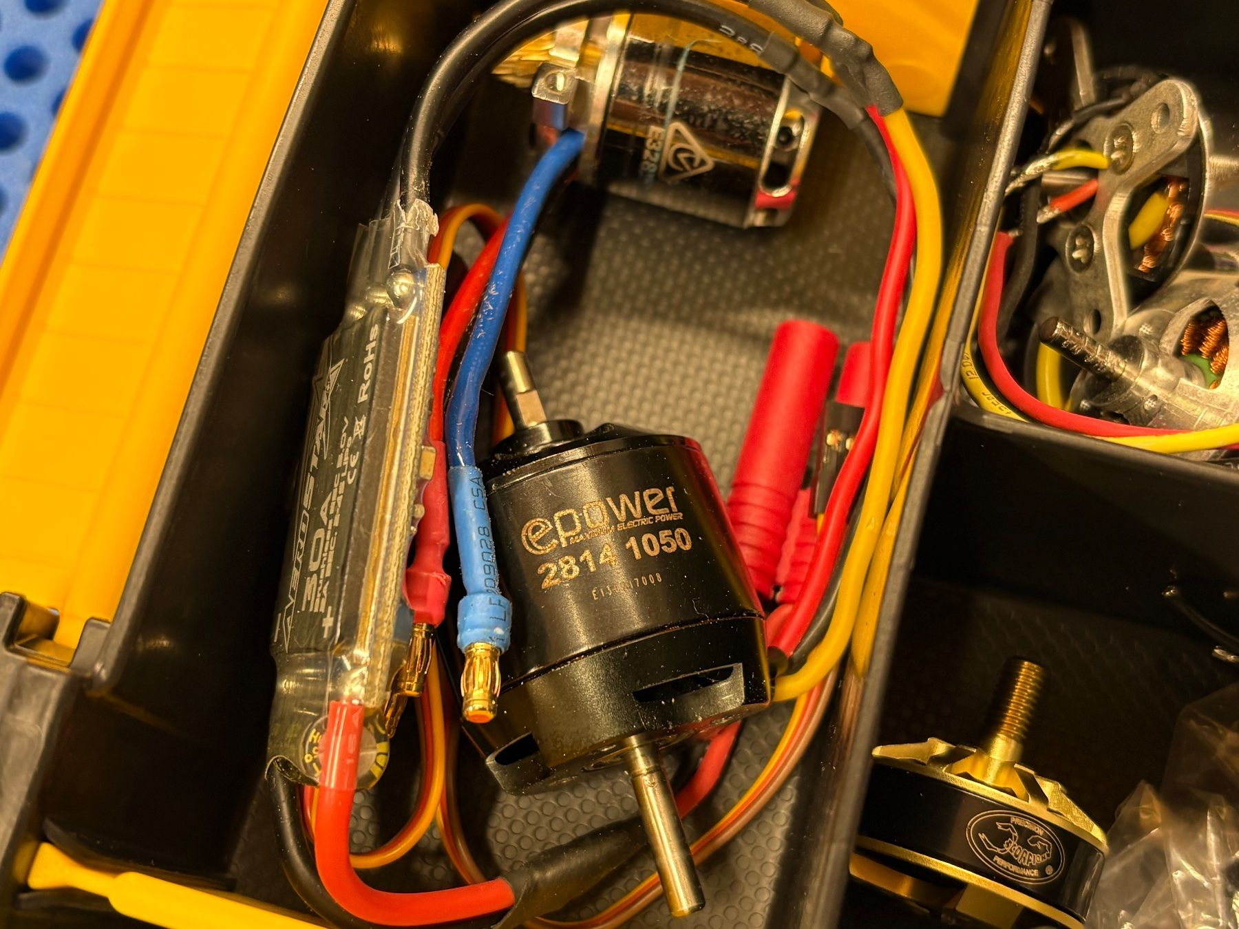 Motori: Sammlung RC Brushlessmotoren und Propellermitnehmer – Usato da Thunstetten venduto da D_aernscht 3