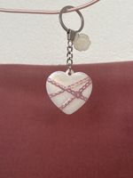Porte-clés artisanaux en résine divers modèles neufs