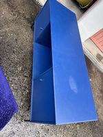 Blauer Designer Möbel von „Interieur Brechbühl“,  Nidau