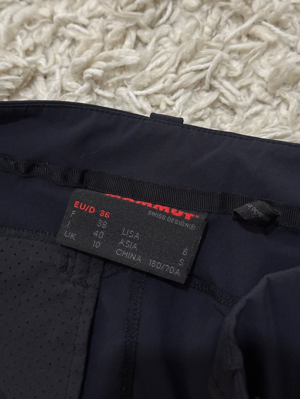 Mammut Pantaloni: Mammut Wanderhose Gr.36 – Usato da Bern venduto da BrandVilla 5