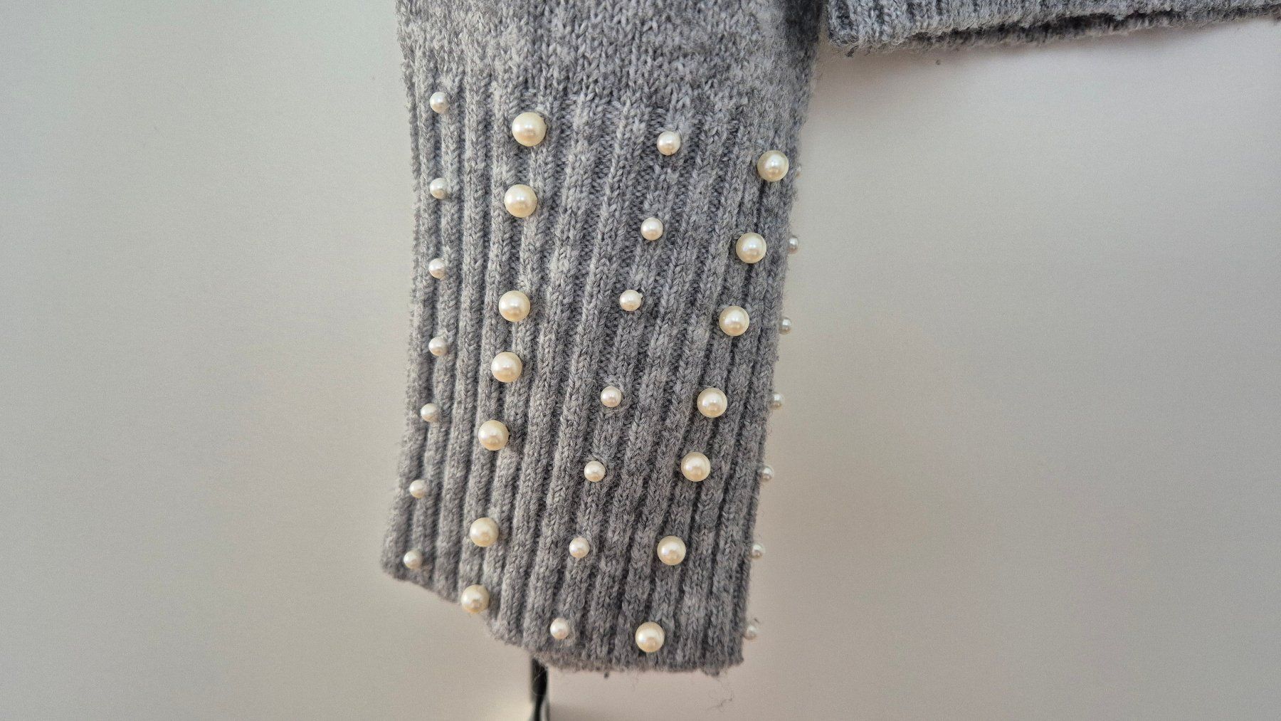 Maglioni & Felpe: JDY Strickpullover mit Perlen, grau, M – Usato da Münchenstein venduto da Trinity 2