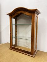 Wunderschöne Glasvitrine