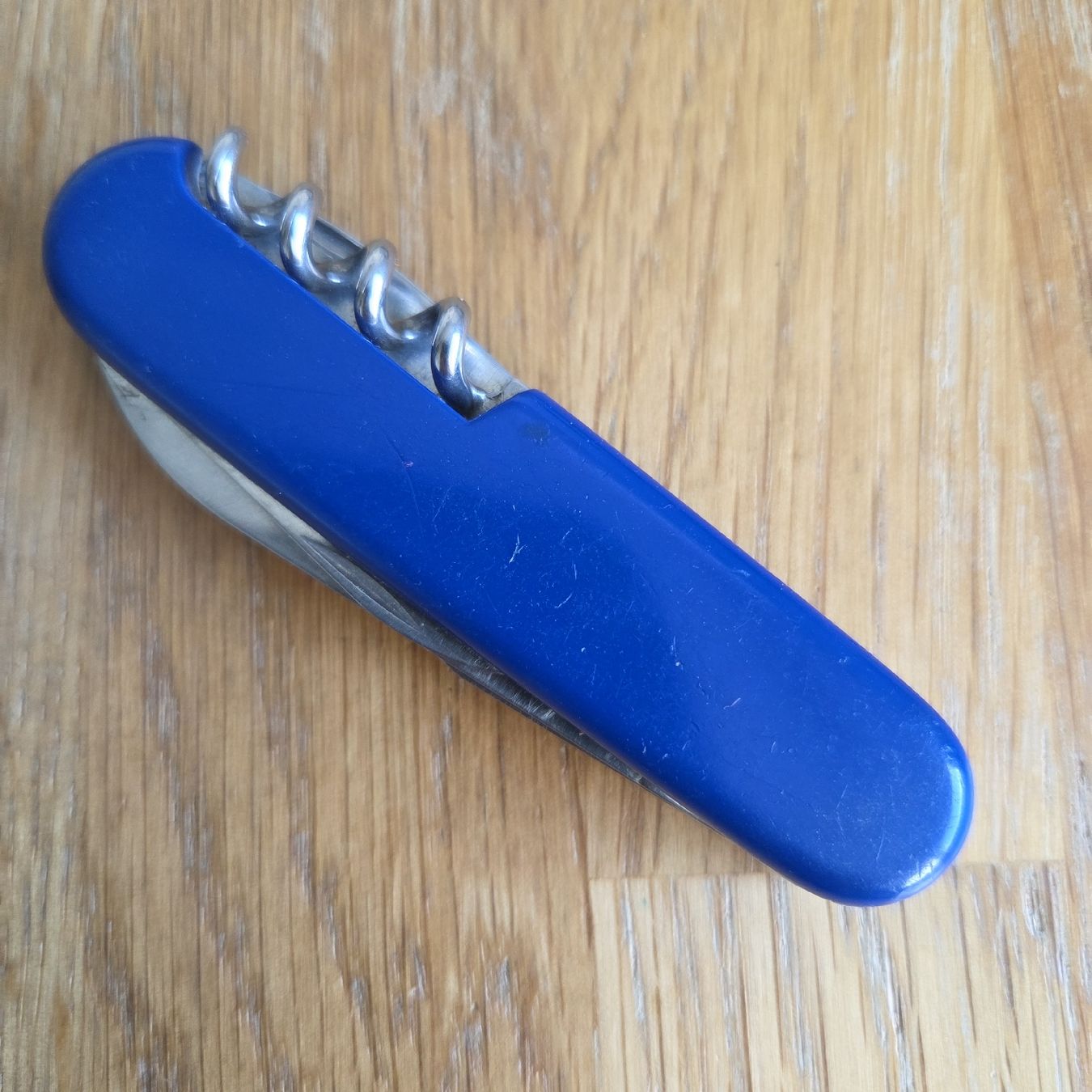 Victorinox Taschenmesser: Blaues Victorinox Sackmesser – Gebraucht aus Stans von Ducati16 3
