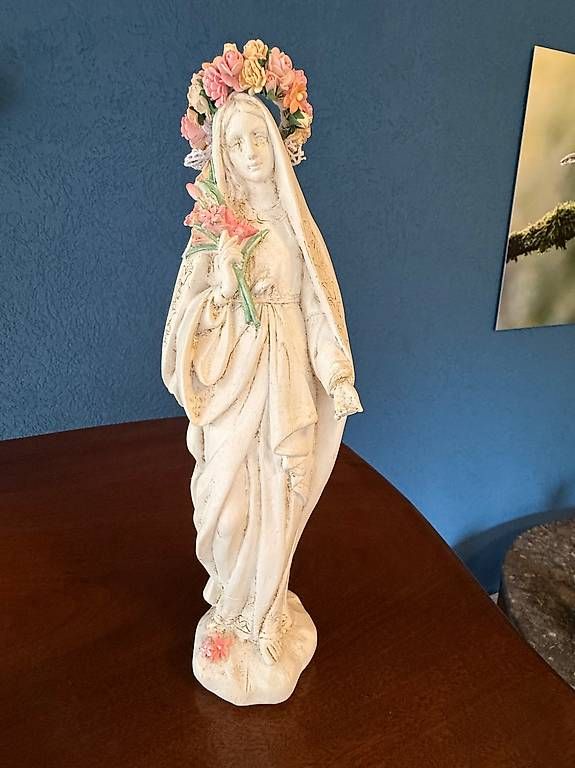 Figurines: Maria Statue – Neuf avec emballage d'origine à Fribourg par 1thaila