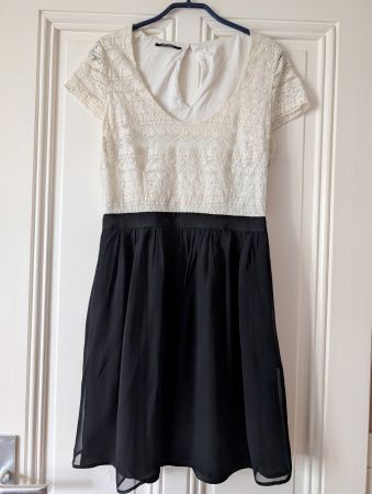 KOOKAÏ : Elégante petite robe bicolore dentelle et soie 38