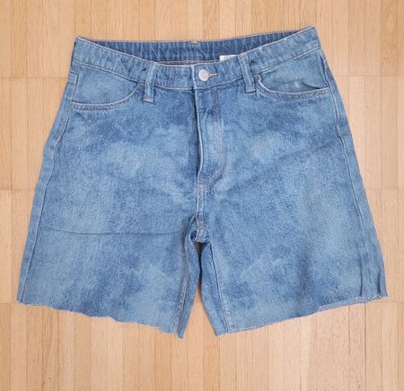 75. Shorts en jean H&M Wide Leg taille 158 
