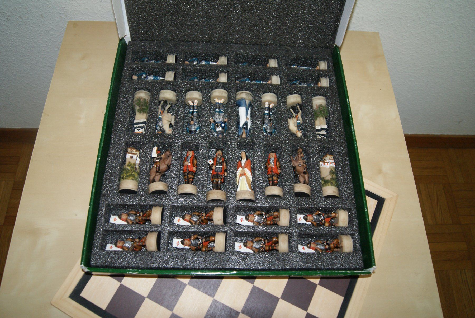 Giochi: Schach - Samurai Handbemaltes Harzfiguren-Schachspiel – Usato da Zürich venduto da Widi1 1