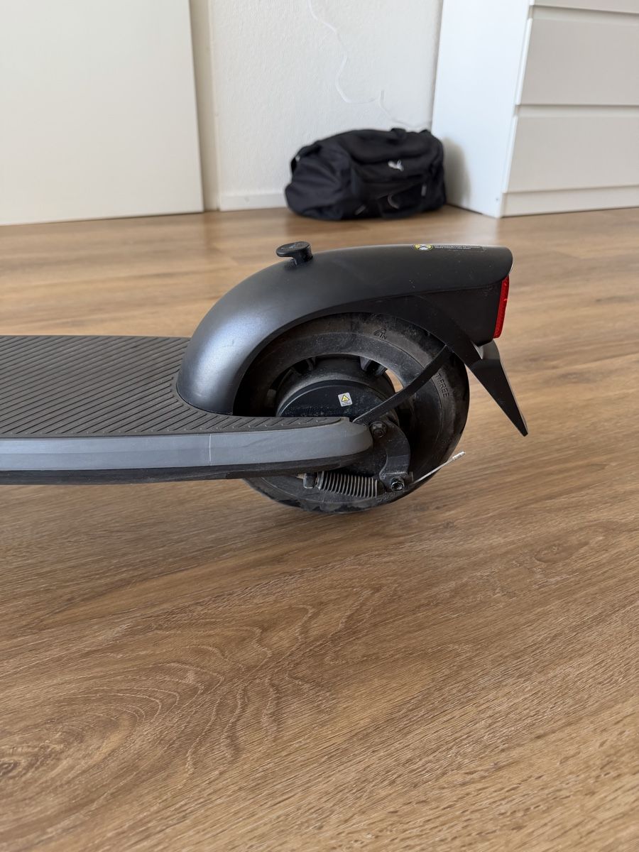 Segway Kickboard: Segway Ninebot E2 E-Scooter gepflegter Zustand – Gebraucht aus Bern von hei_njv9 4