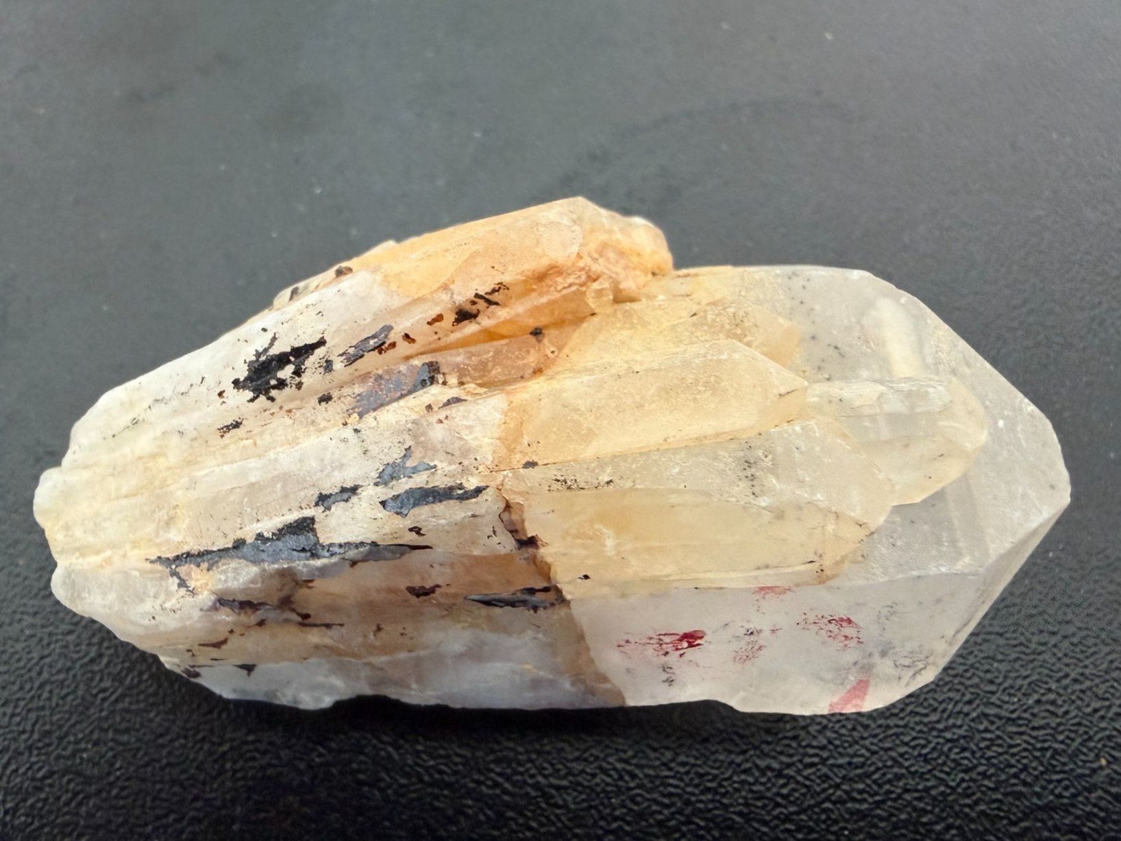 Mineralien & Heilsteine: Bergkristall, Rohstein (2.3) – Neu (gemäss Beschreibung) aus Muri b. Bern von Gemmes
