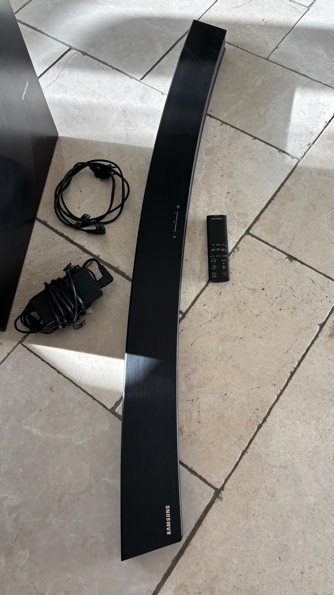 Samsung Home cinéma: Samsung Soundbar inkl. Subwoofer – Défectueux à Wittinsburg par jonibaboni 1