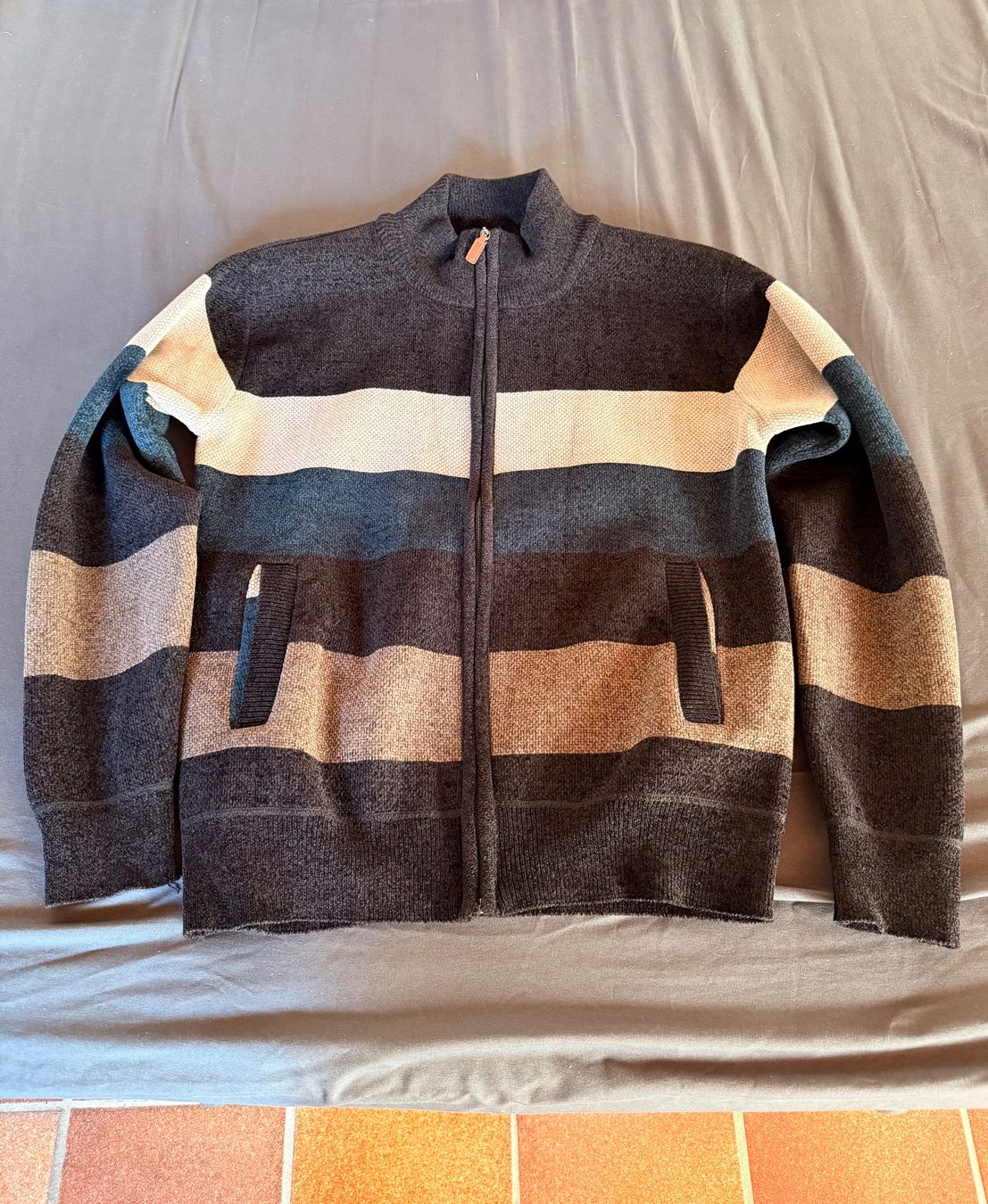 Maglioni & Felpe: Cardigan CoXuantion M – Nuovo (secondo la descrizione) da Castelrotto venduto da sim_8zcj