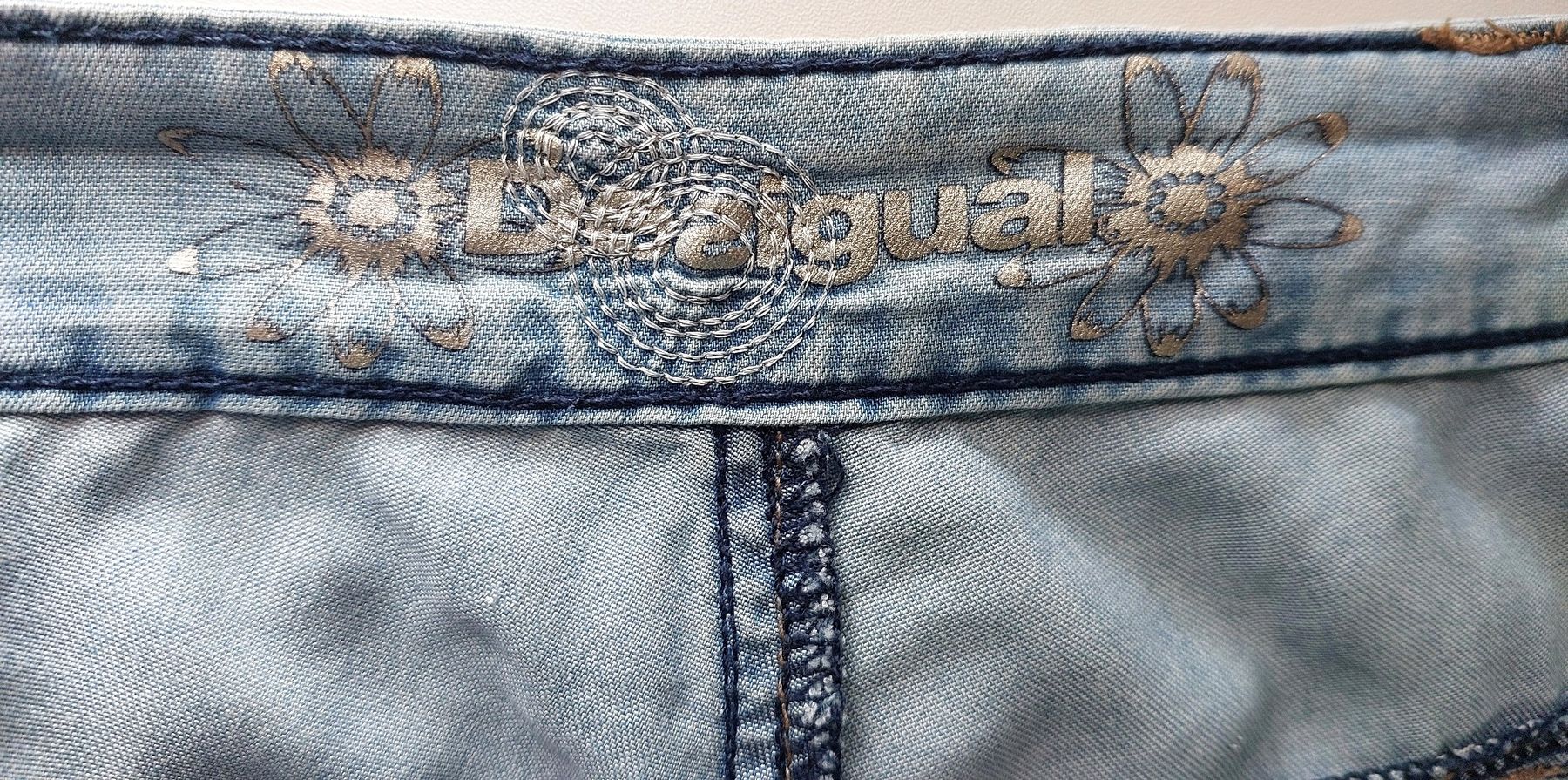 Desigual Pantaloni: Desigual Hose – Usato da Brunnen venduto da CHOUCHOU. 2