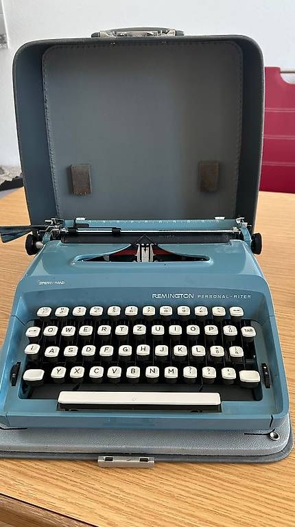 Macchine da scrivere: Reise Schreibmaschine – Usato da Rotkreuz venduto da jg41_bruno