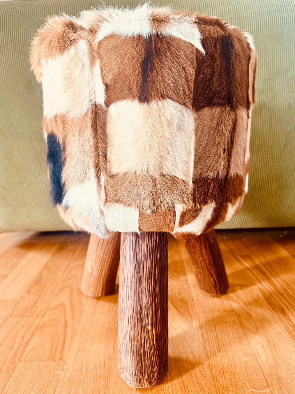 Hocker: Hocker aus Echfell | Patchwork | Sehr guter Zustand – Gebraucht aus Zürich von YL.now 3