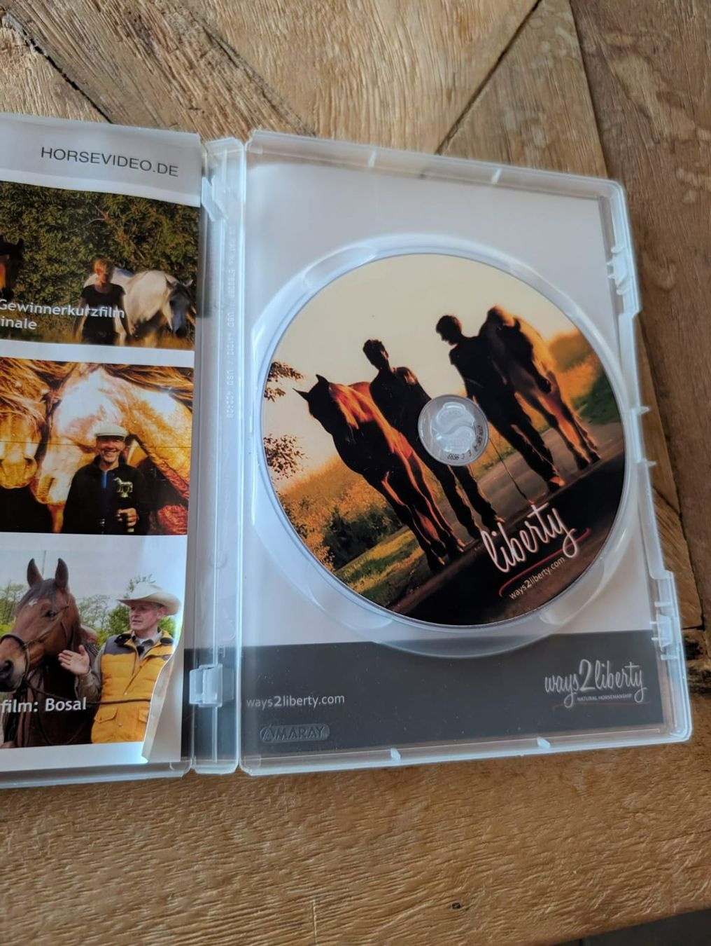 Tutti i DVDs: Ways2liberty Bodenarbeit Lern- DVD Pferde – Usato da Glattbrugg venduto da Rose198