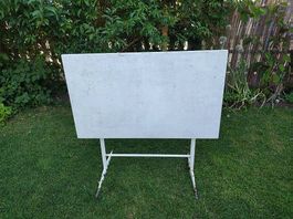 Schaffner Tisch 117x70x72 LxBxH Farbe: weiss, leicht rostig
