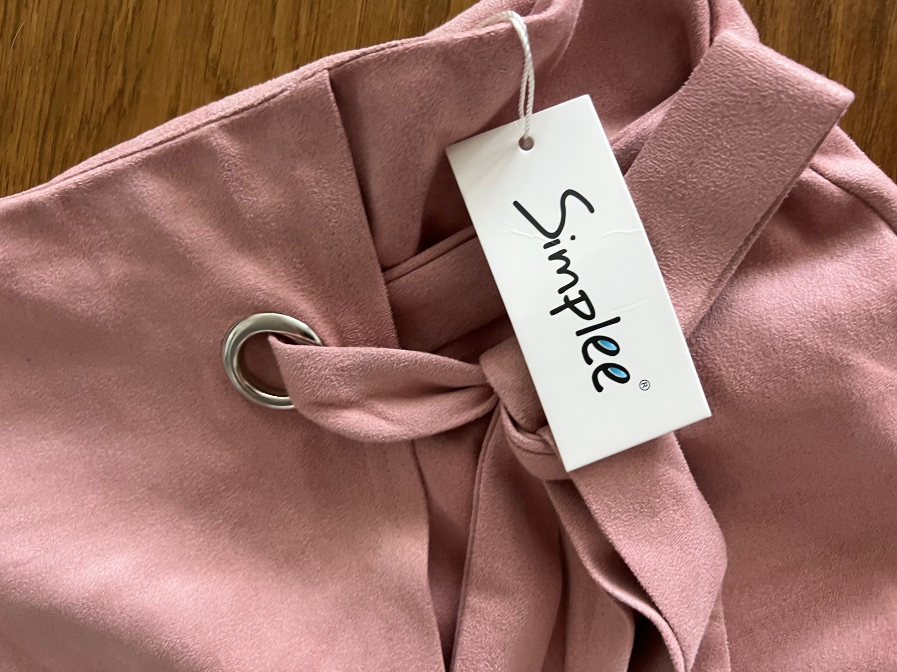 Gonne: Mini Rock in Wildleder look rosa Gr. S M asymmetrisch – Nuovo e nell'imballaggio originale da Staad SG venduto da Chirrari 1
