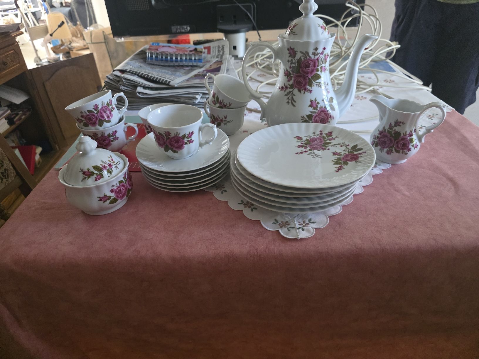 Set di piatti: Kaffeeservice Rosendekor – Usato da Neuenkirch venduto da Brina1993 4